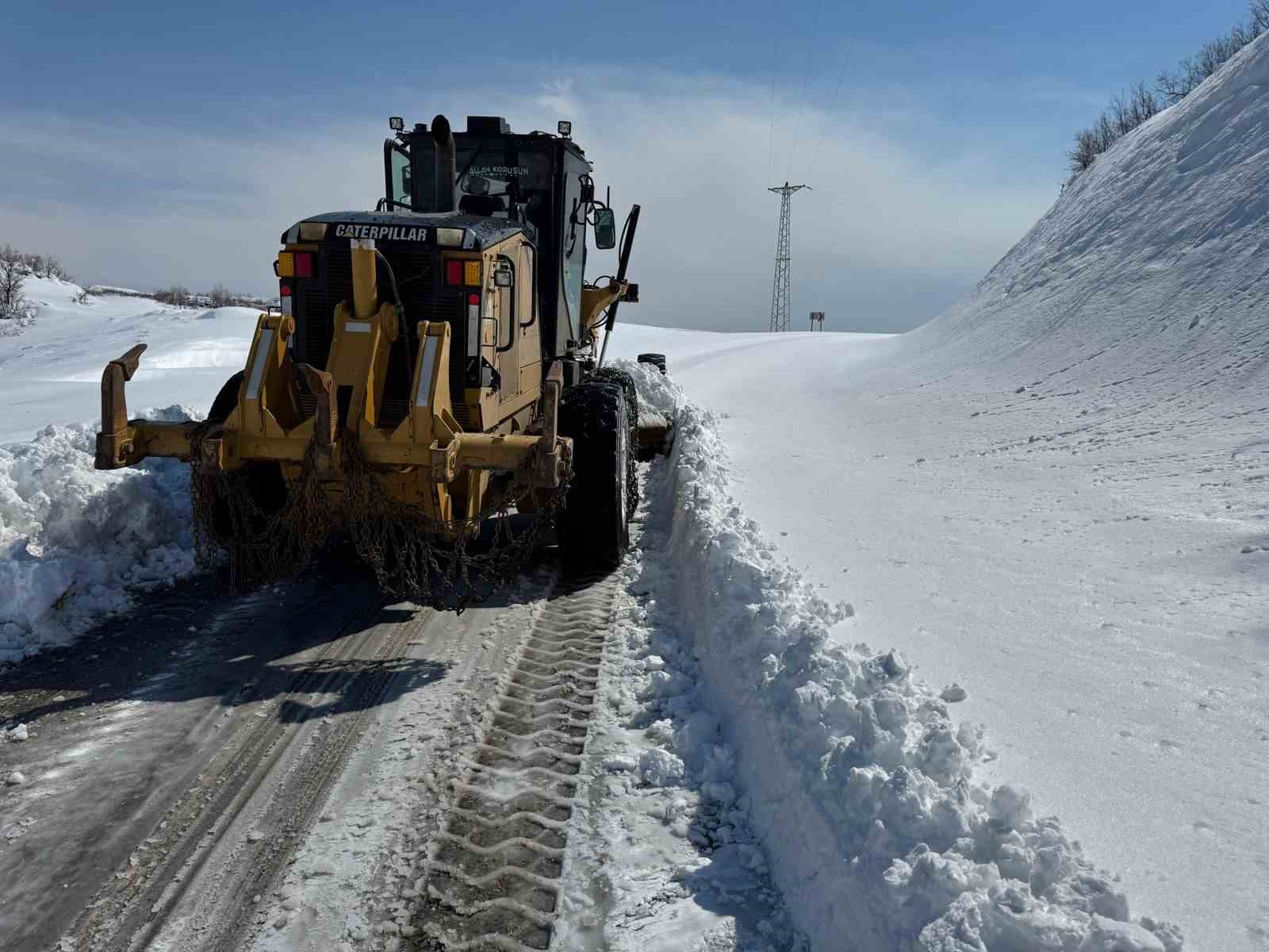 siirtte karla mucadele suruyor mahsur kalan vatandaslar kurtarildi 2 UOUJDADK