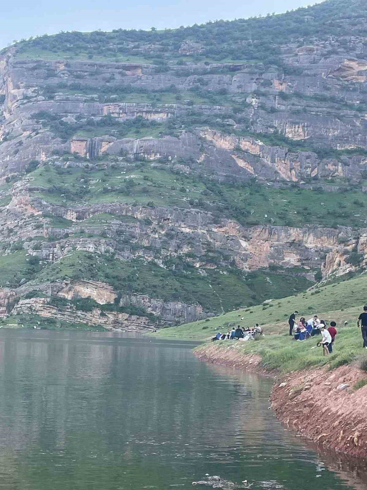 siirtte kayaliklardan dusen sahis hayatini kaybetti 2 aeimLfiy