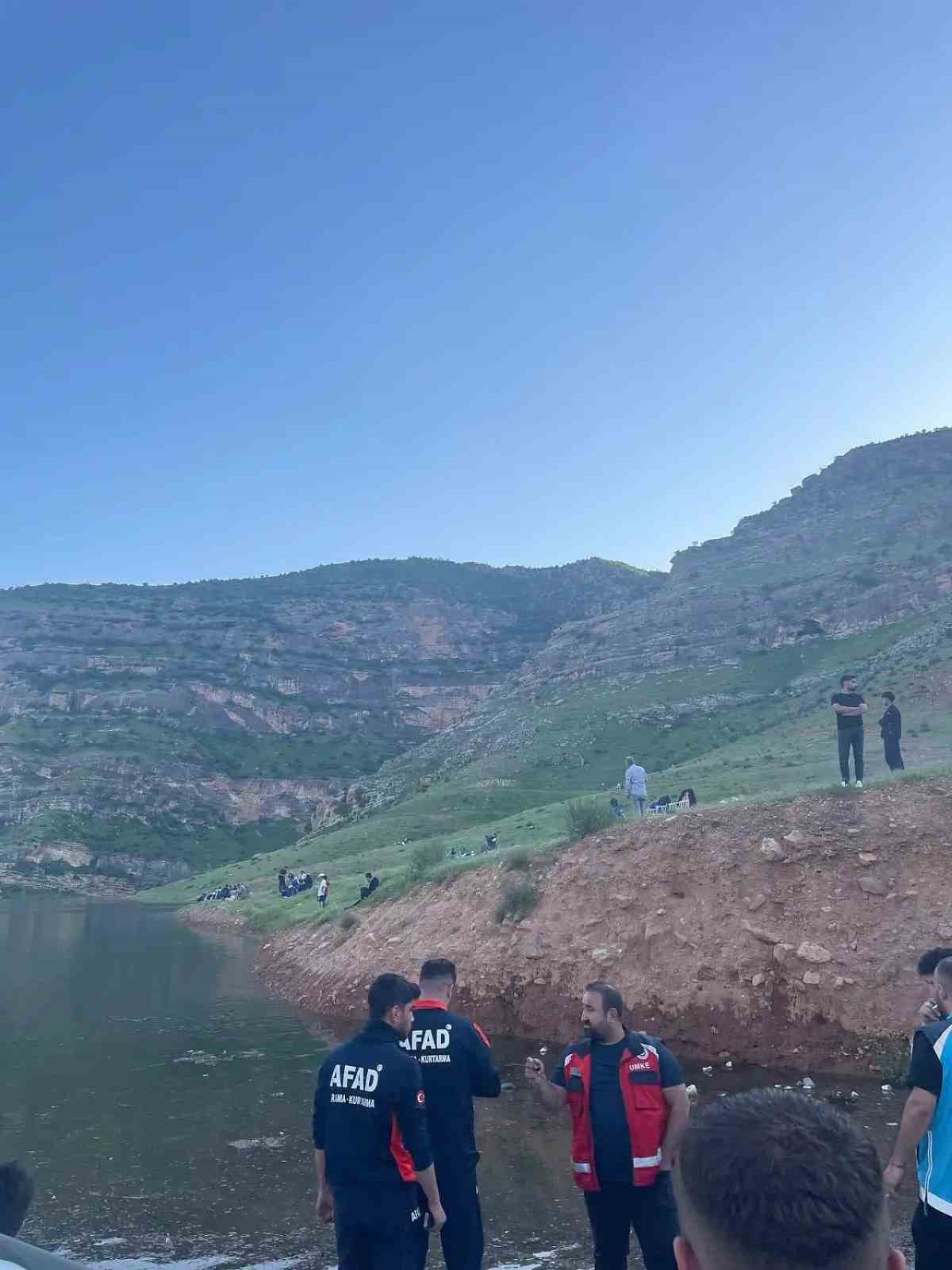 siirtte kayaliklardan dusen sahis hayatini kaybetti 4 ZegLjkBe