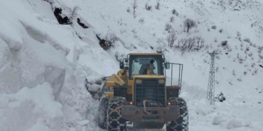 siirtte-mahsur-kalan-minibus-kurtarildi-zJzZGxjz.jpg