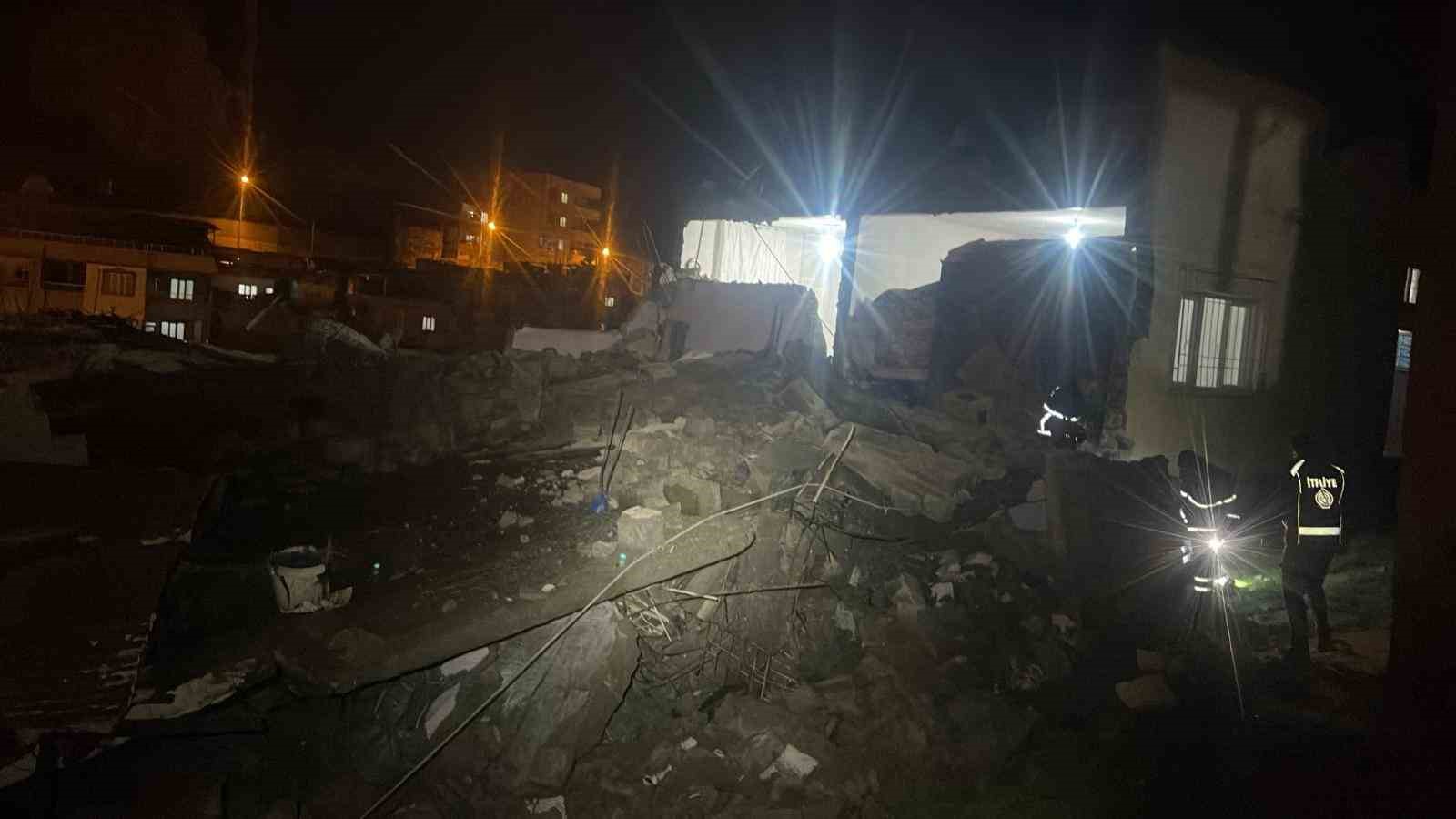 Siirt’te metruk bina çöktü 5 siirtte metruk bina coktu 1 5FpJpMiY