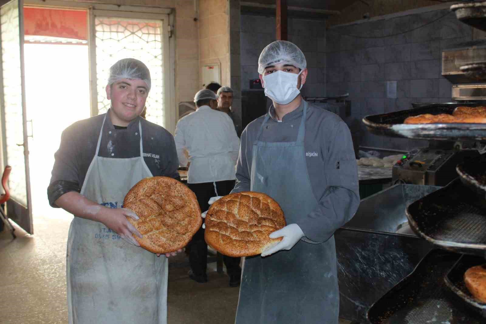 siirtte ogrenciler ramazanda gunluk 7 bin ekmek cikariyor 2 ZpcDfWTn