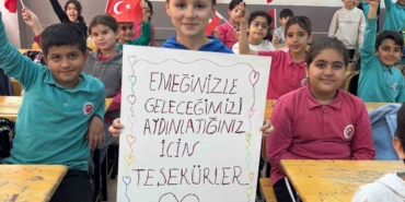siirtte-ogrencilerden-ogretmenlere-sicak-karsilama-eaGCPOkn.jpg