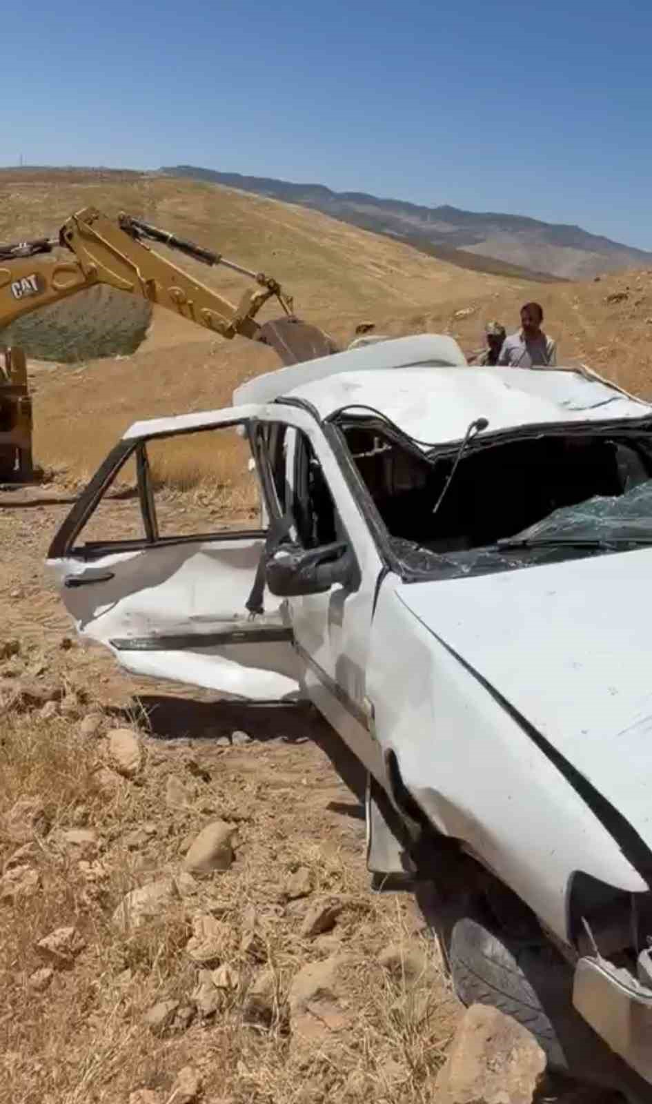 siirtte otomobil hurdaya dondu 2 yarali 0
