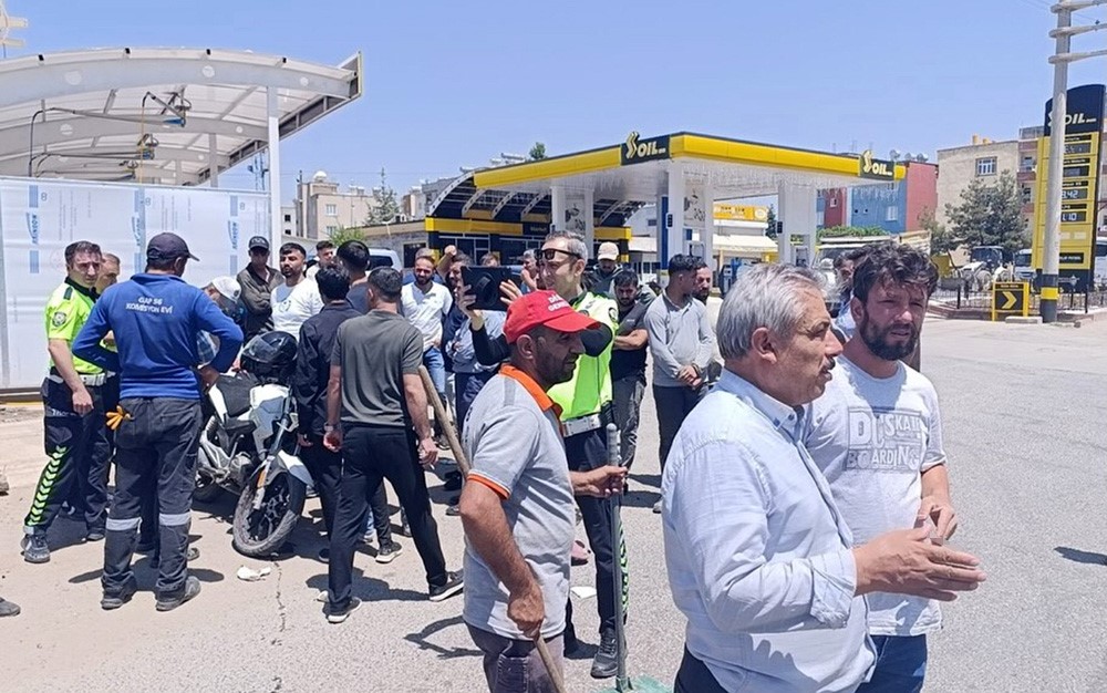 Siirt’te otomobil ile motosiklet çarpıştı: 2 yaralı 4 siirtte otomobil ile motosiklet carpisti 2 yarali 0 ujEAvEjc