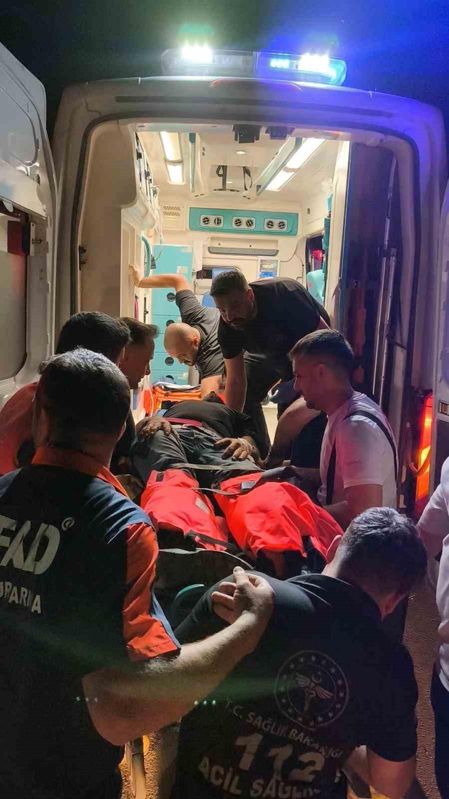 Siirt’te pikap bariyerlere ok gibi saplandı: 2 yaralı 10 siirtte pikap bariyerlere ok gibi saplandi 2 yarali 6 hLQuaBVp