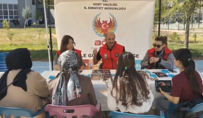 siirtte-polis-universite-ogrencilerini-bilgilendirdi-ss6O98wJ.jpg