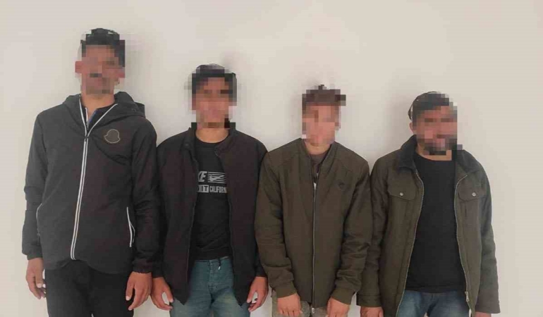 siirtte-sahte-pasaportlu-4-duzensiz-gocmen-yakalandi-jq5dKHn8.jpg