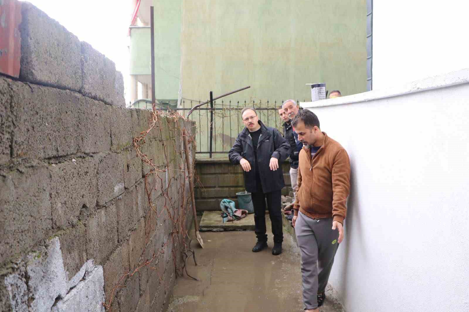 Siirt’te sel nedeni ile Kezer Köprüsü zarar gördü 5 siirtte sel nedeni ile kezer koprusu zarar gordu 1 4v9EjOga