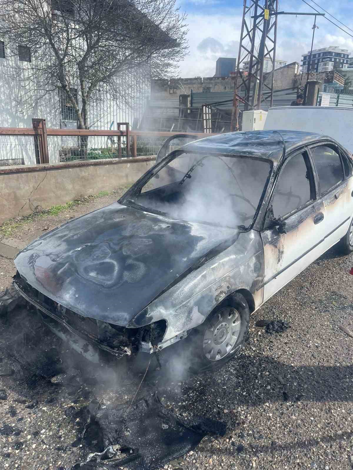 siirtte seyir halindeki otomobil alevlere teslim oldu 2 BtPWbQef