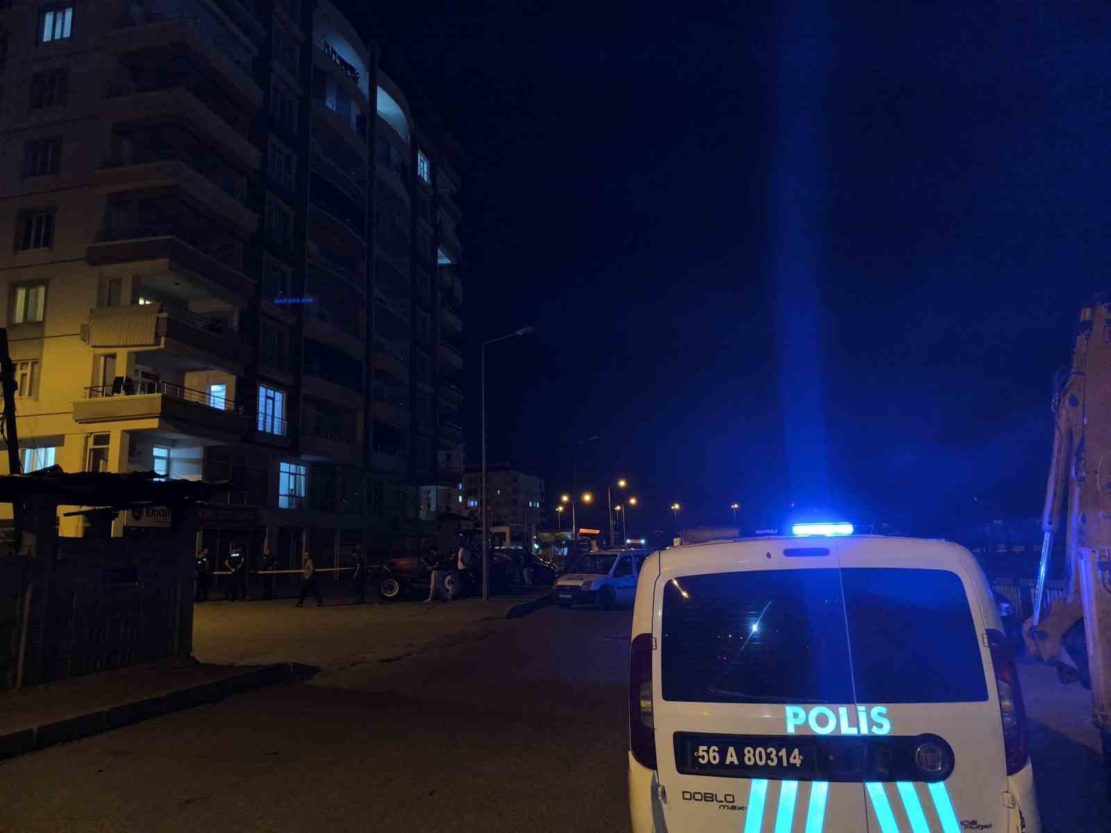 siirtte silahli kavga baba ve oglu yaralandi 1 51BTNI9C