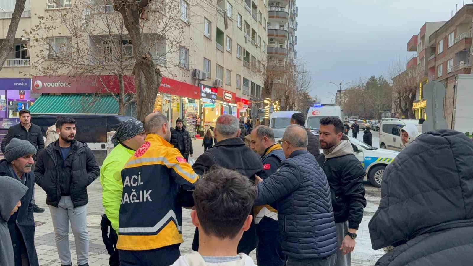 siirtte sokakta dengesini kaybedip dusen epilepsi hastasi yaralandi 1 yEm7ZZqS