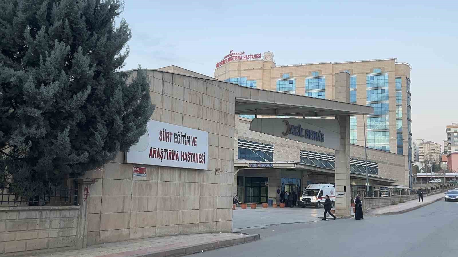 Siirt’te tahlil sonuçlarını değiştirdiği iddiasıyla 8’i sağlık çalışanı 30 kişi gözaltına alındı 6 siirtte tahlil sonuclarini degistirdigi iddiasiyla 8i saglik calisani 30 kisi gozaltina alindi 2 z1tctBXV