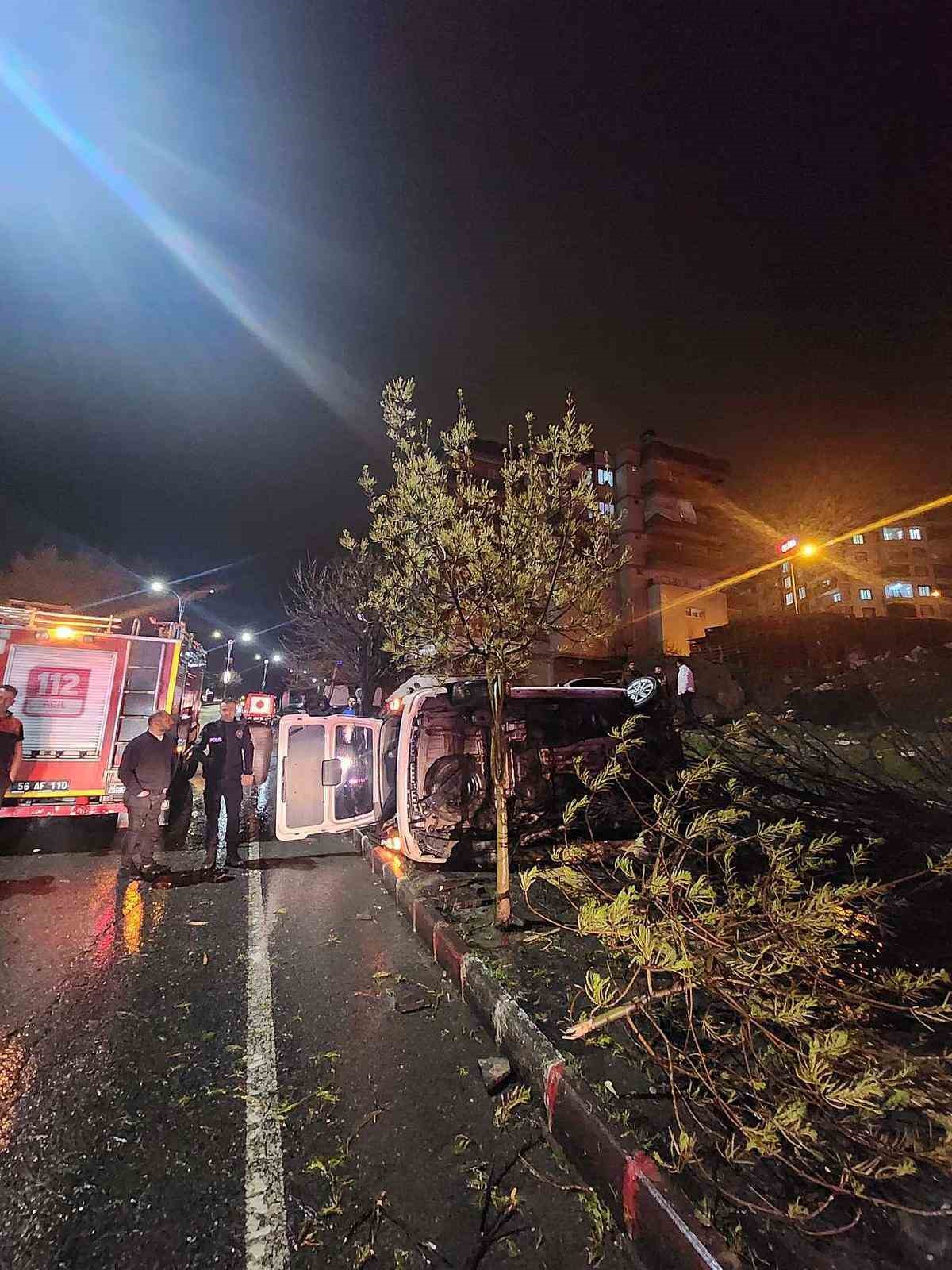 siirtte trafik kazasi 3 yarali 2 5rcQMKQN