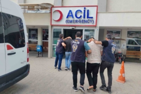 Elektrikten çıkan yangın sokağı dışarı döktü 1 thumbnail