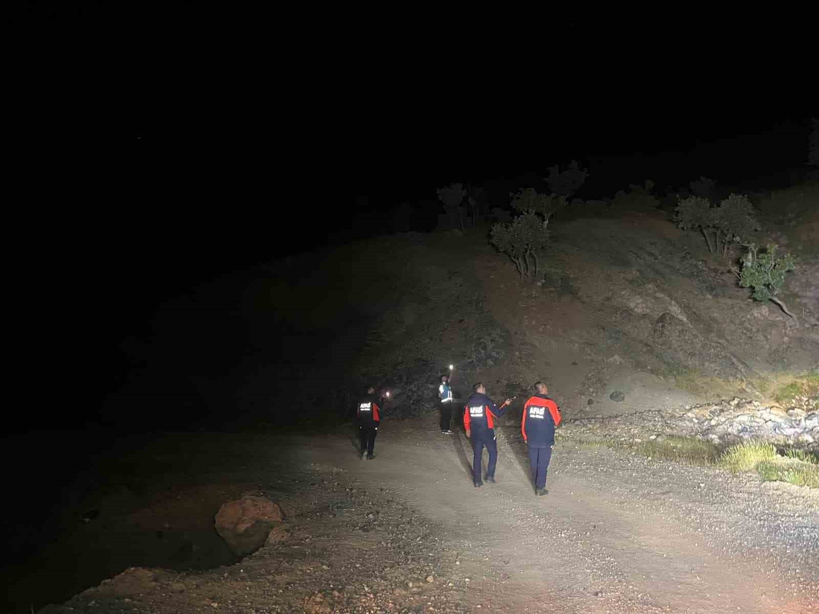Siirt’yte kaybolan çoban için arama çalışmaları başlatıldı 4 siirtyte kaybolan coban icin arama calismalari baslatildi 0 R6tShPOV