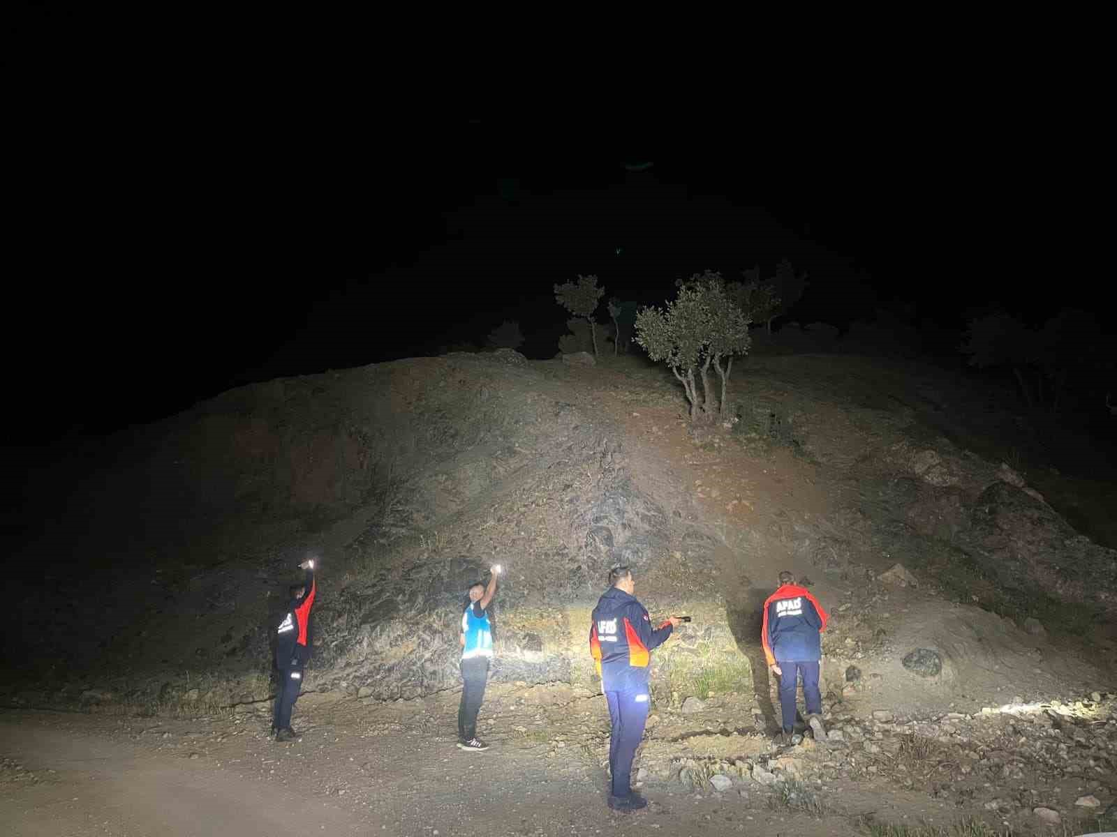 Siirt’yte kaybolan çoban için arama çalışmaları başlatıldı 5 siirtyte kaybolan coban icin arama calismalari baslatildi 1 OBuzTFj9