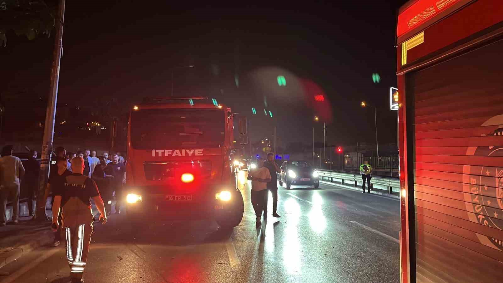 sikistirilan otomobil takla atti 4 yarali surucu firarda 3 TAziEeGI