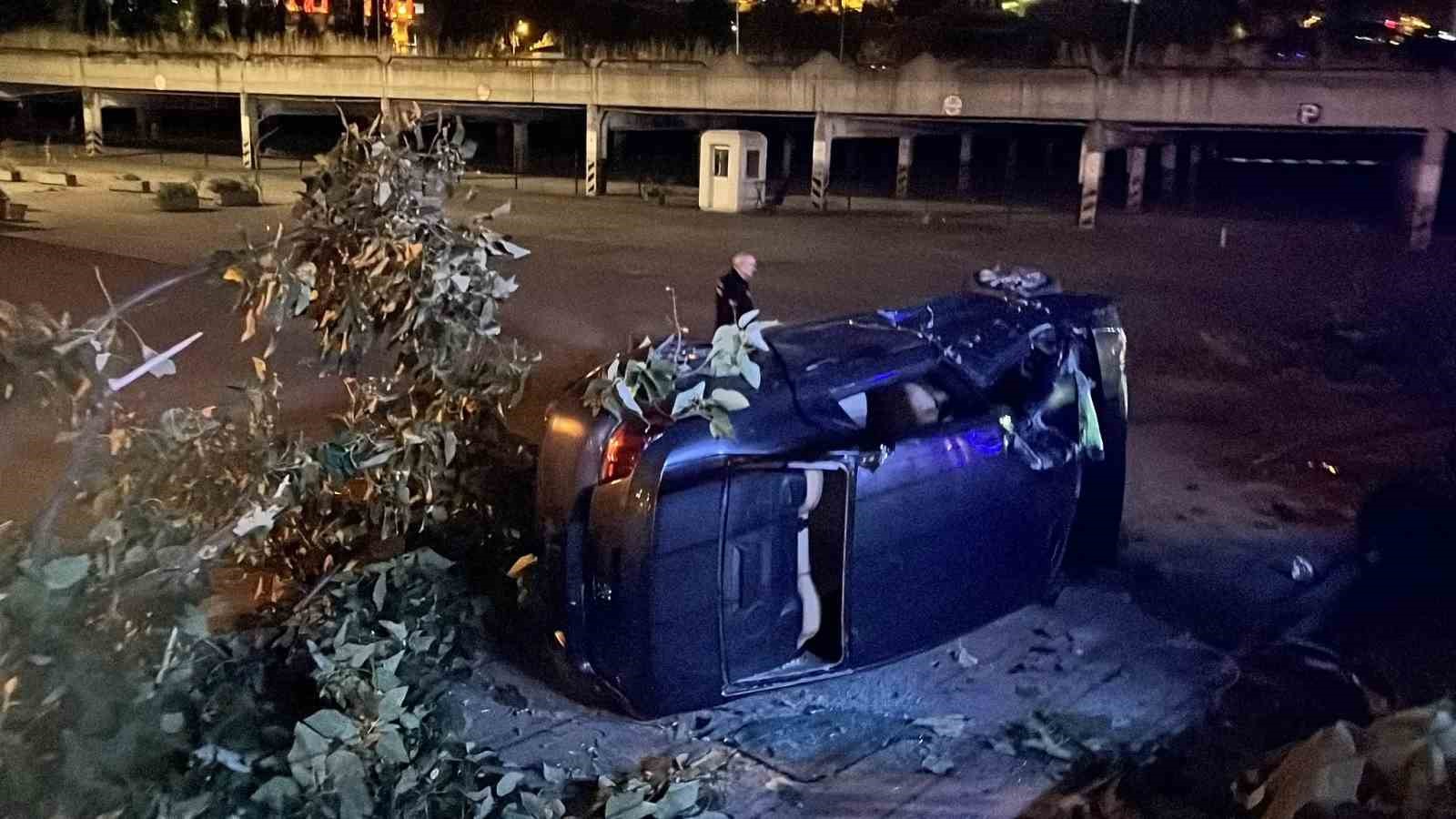 sikistirilan otomobil takla atti 4 yarali surucu firarda 4