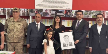 silah-arkadaslari-sehit-astsubay-mehmet-gunduzun-adini-kutuphanede-yasatiyor-7ZANFikF.jpg