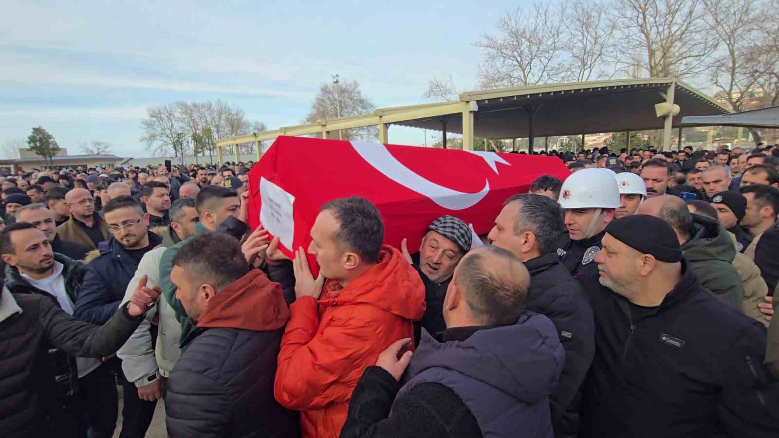 silahini temizlerken hayatini kaybeden polis memuru zonguldakta son yolculuguna ugurlandi 3 1syyUktA