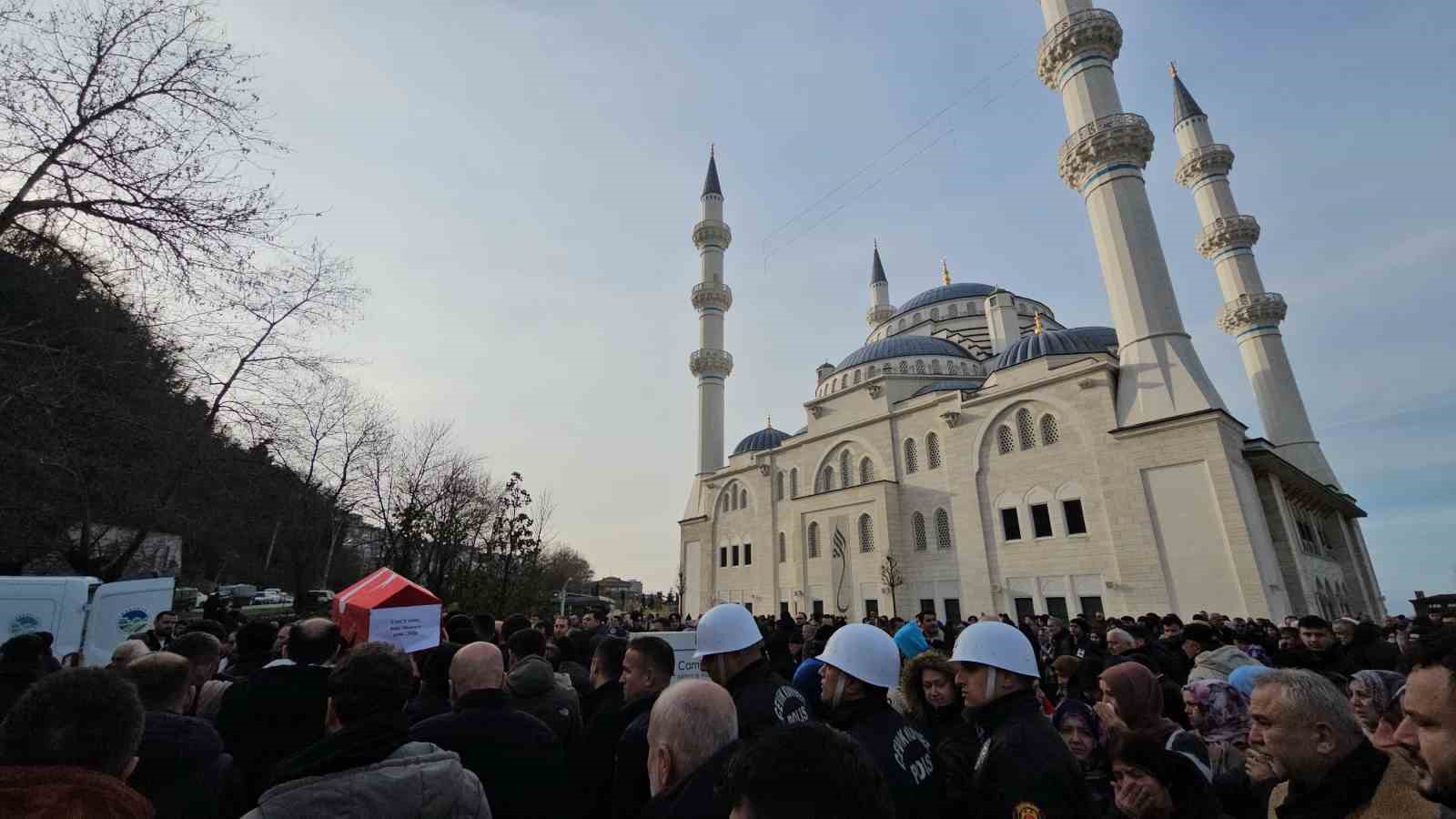 silahini temizlerken hayatini kaybeden polis memuru zonguldakta son yolculuguna ugurlandi 4 XXVeJyXW