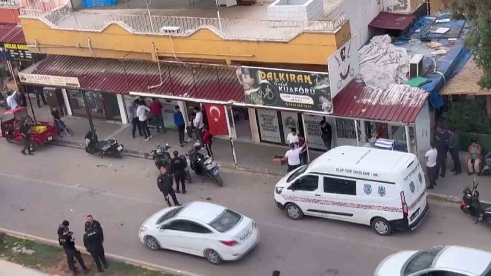 Silahla döviz bürosunu basan husumetlisine karşı boğuşarak hayatta kalmayı başardı 8 silahla doviz burosunu basan husumetlisine karsi bogusarak hayatta kalmayi basardi 4 WEHC5Rag