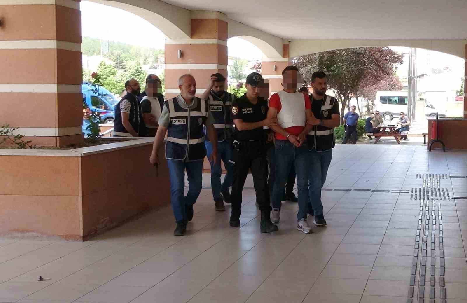 silahla vurulan vatandasa yerde yatarken tekme atan saniga muebbet hapis cezasi 2 Ma4tBOQg