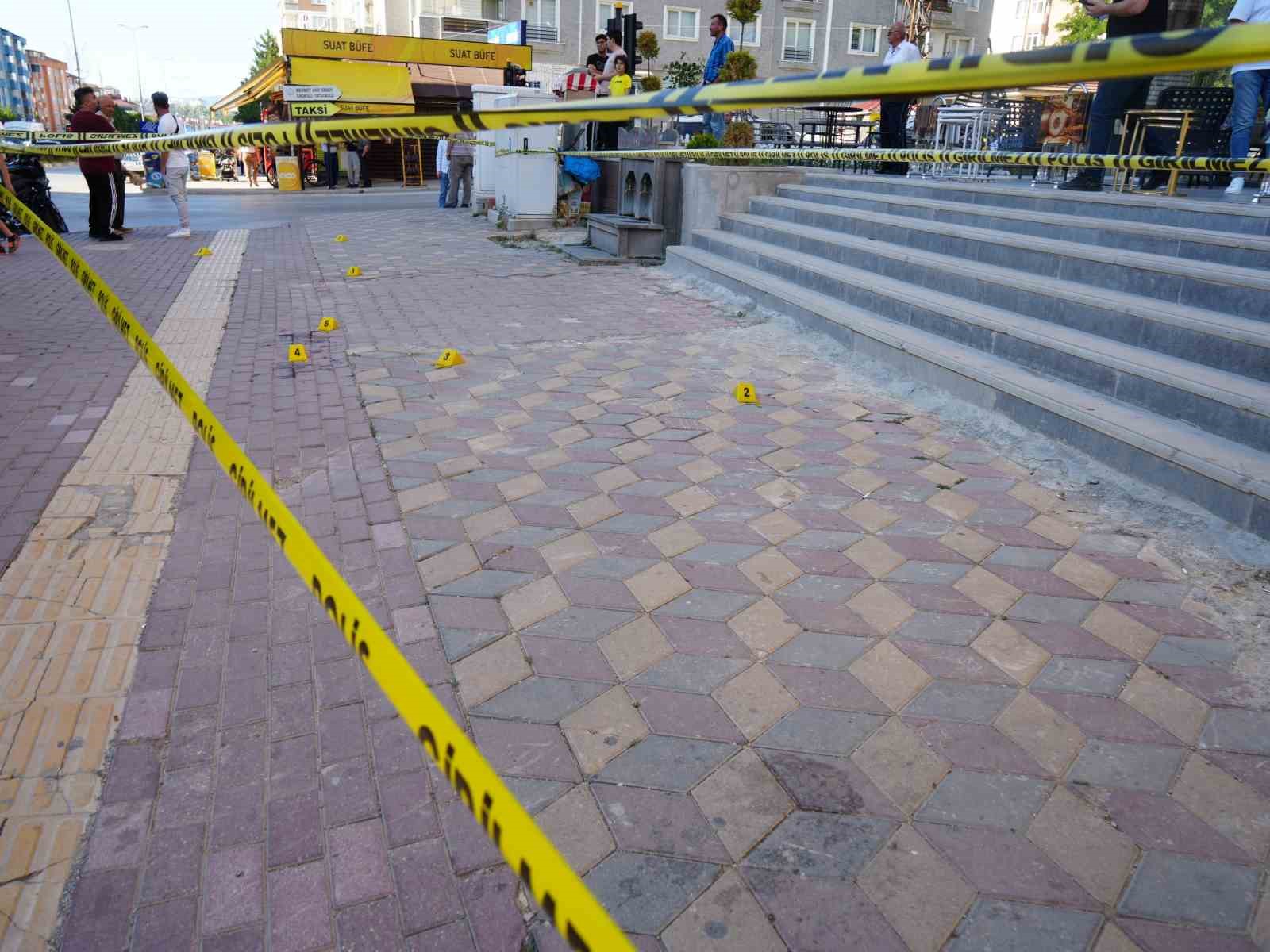 silahla vurulan vatandasa yerde yatarken tekme atan saniga muebbet hapis cezasi 5