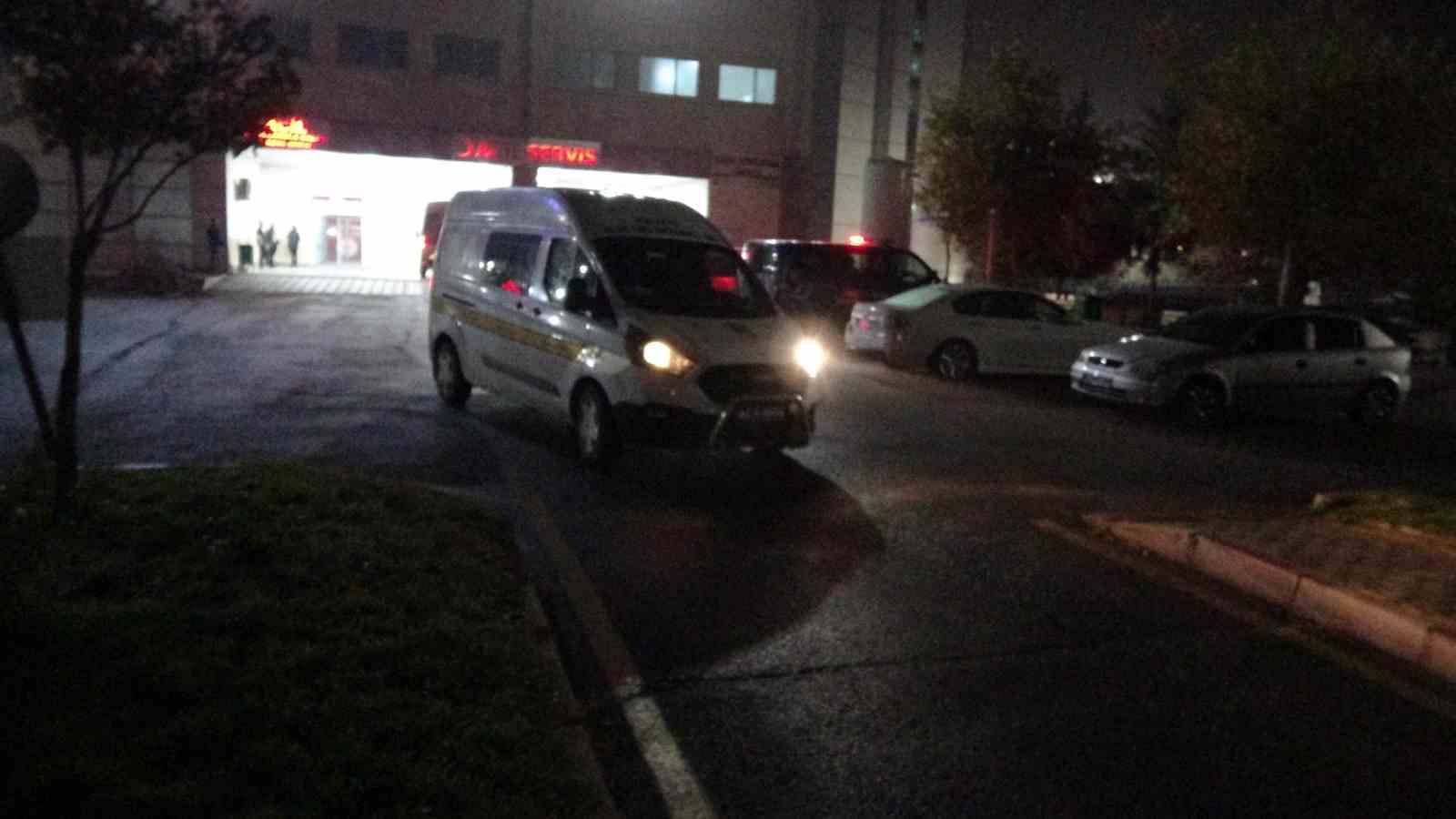 silahla yaralayip aracina aldigi sahsi yol kenarina atip kacti 2 4XL2H8Zg