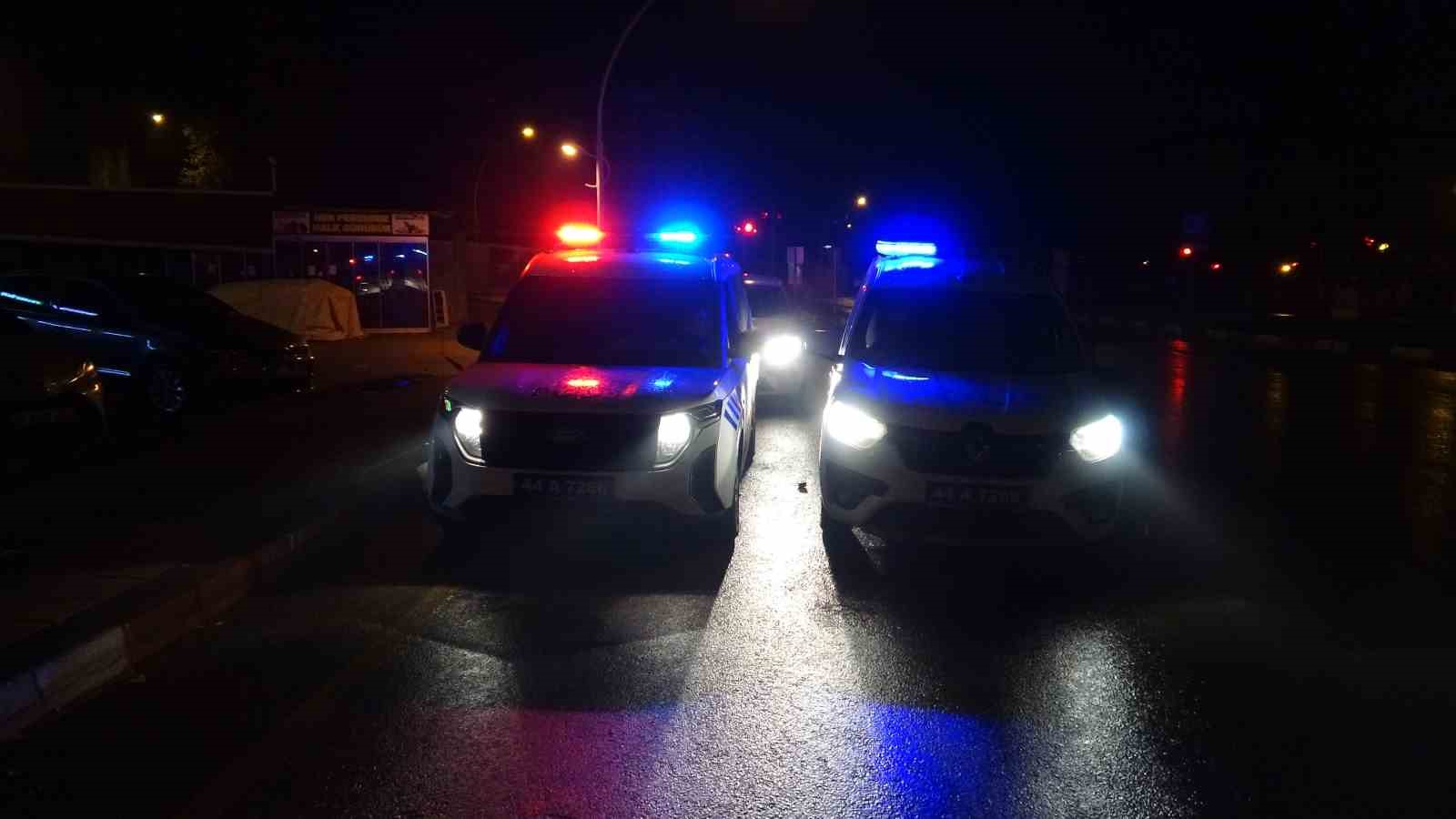 silahla yaralayip aracina aldigi sahsi yol kenarina atip kacti 4 cOJeubye