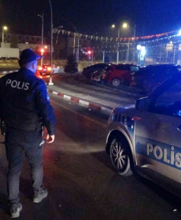silahla-yaralayip-aracina-aldigi-sahsi-yol-kenarina-atip-kacti-ARkkYbca.jpg