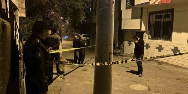 silahli-kavgada-evinin-onunde-duran-genc-kadin-basindan-vurularak-hayatini-kaybetti-Wg1riyPT.jpg