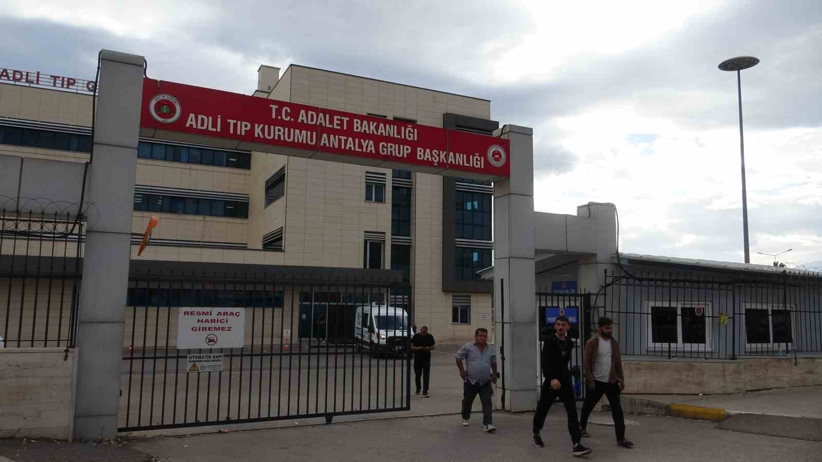 silahli kavgada hayatini kaybeden 2 gencin cenazeleri teslim alindi 3 iJzpsUNJ