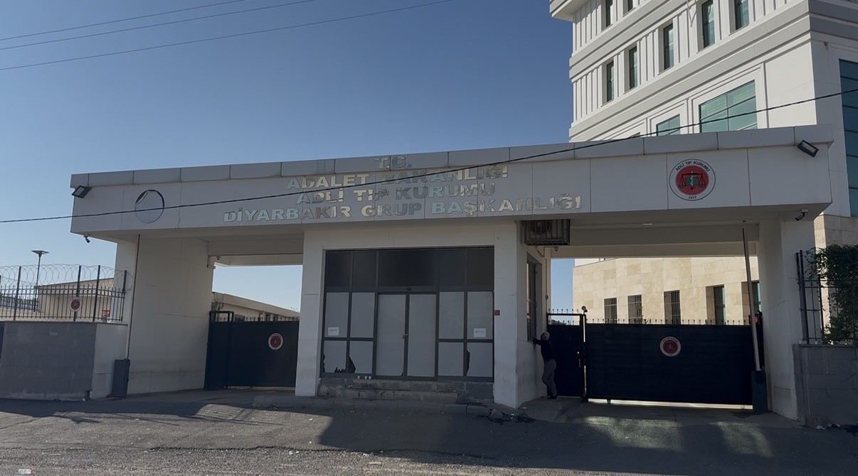 silahli saldiriya ugrayan genc hayatini kaybetti 0