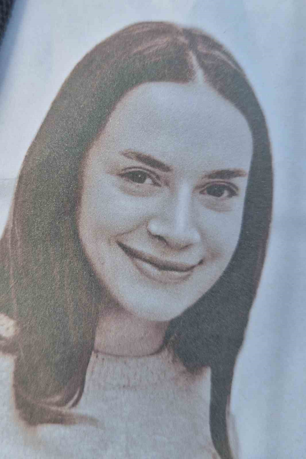 silanin hayatini kaybettigi yolda celenkler dizildi beyaz balonlar gokyuzune birakildi 4 nVf6Nz62