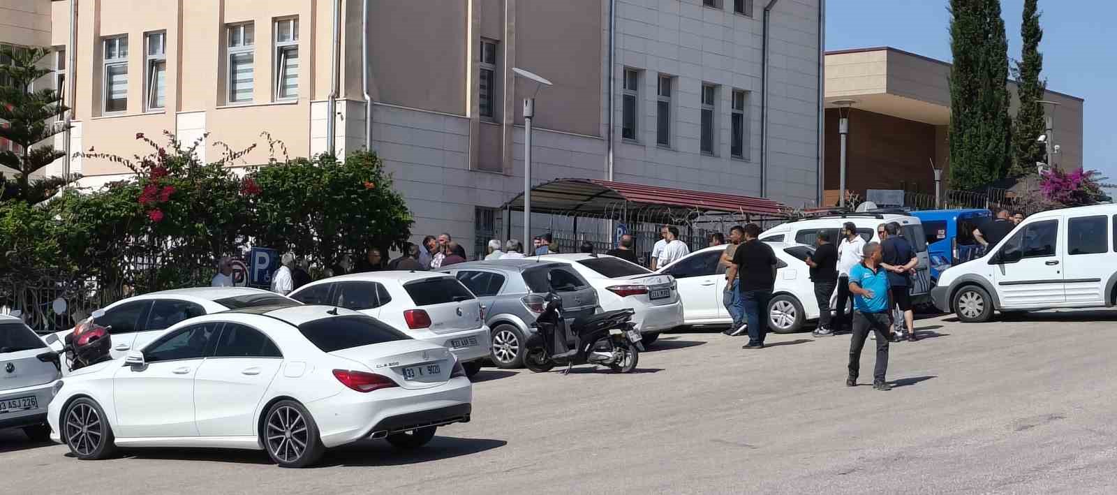 Silifke Belediyesi’ne yönelik operasyonda gözaltına alınan 19 şüpheli adliyeye sevk edildi 5 silifke belediyesine yonelik operasyonda gozaltina alinan 19 supheli adliyeye sevk edildi 1 XzlCCTKk