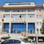 silifke-belediyesine-yonelik-operasyonda-gozaltina-alinan-19-supheli-adliyeye-sevk-edildi-YQCzaHEd.jpg