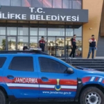 silifke-belediyesine-yonelik-rusvet-sorusturmasinda-tutuklu-sayisi-10a-yukseldi-8rPiBJIZ.jpg