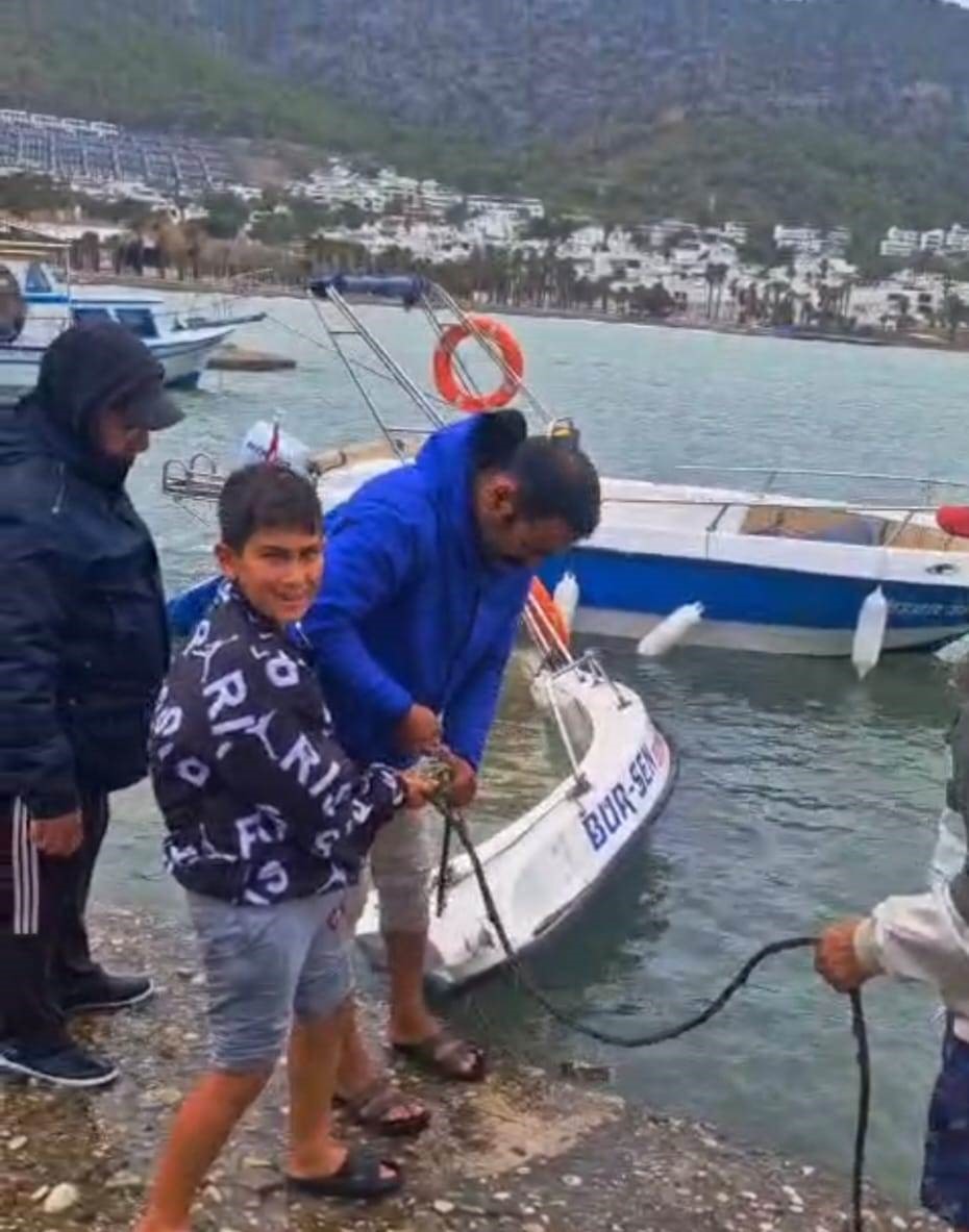 silifkede firtina tekneleri batirdi 1 n5XbNEnh