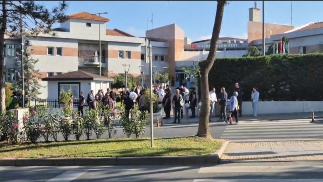 silivri belediyesine yolsuzluk operasyonu 17 gozalti 1 FDuRYQTW