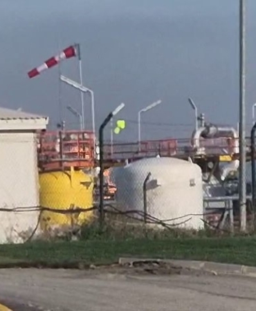 silivri-botas-tesislerinde-yangin-ihbari-uzerine-cok-sayida-ekip-bolgeye-sevk-edildi-yangin-nedeniyle-dwSr24PA.jpg