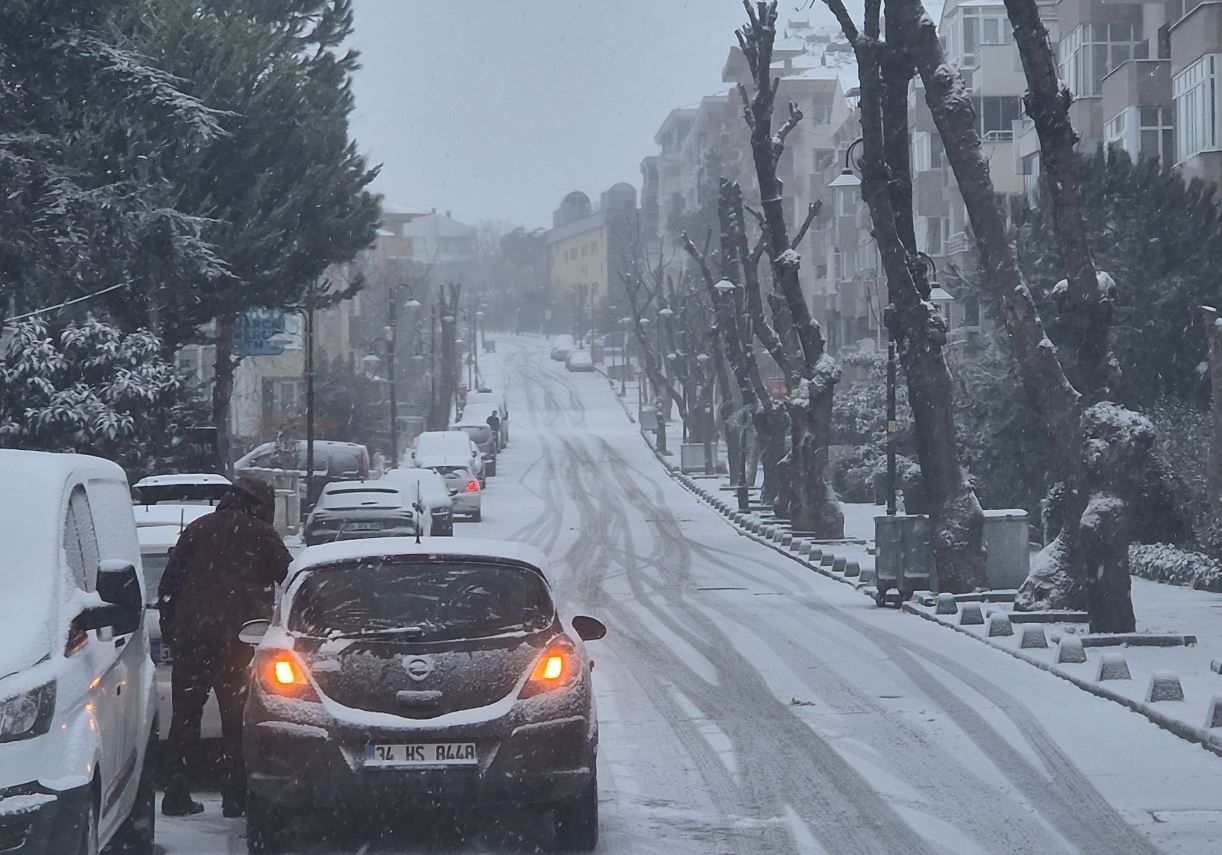 silivri gune kar yagisi ile basladi 0 KtiBV8iA