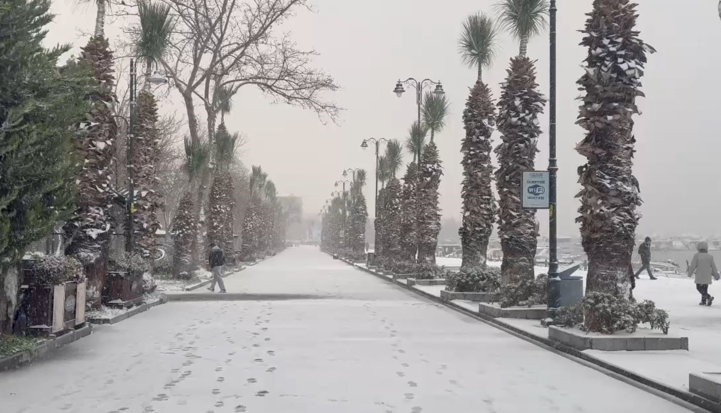 silivri gune kar yagisi ile basladi 2 aOWWa6OR