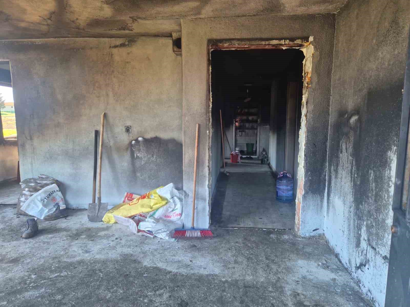 silivri kadikoyde yangin 6 kisi son anda kurtuldu 2 G5keqr6c