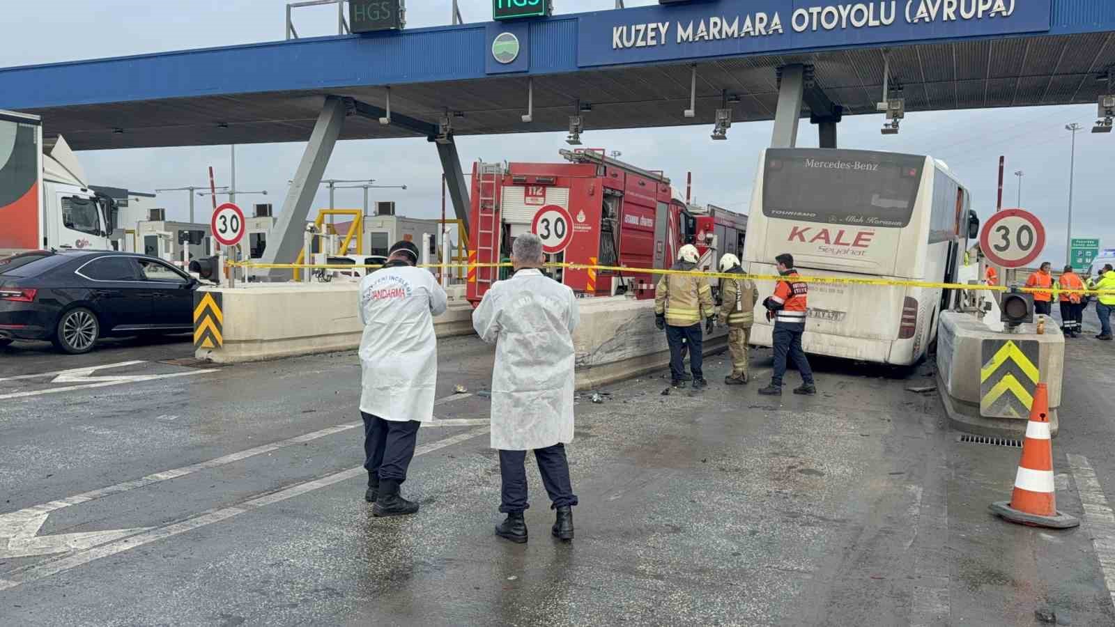 silivri kuzey marmara otoyolunda feci kaza yolcu otobusuyle otomobil carpisti 1 EKLY3zAS