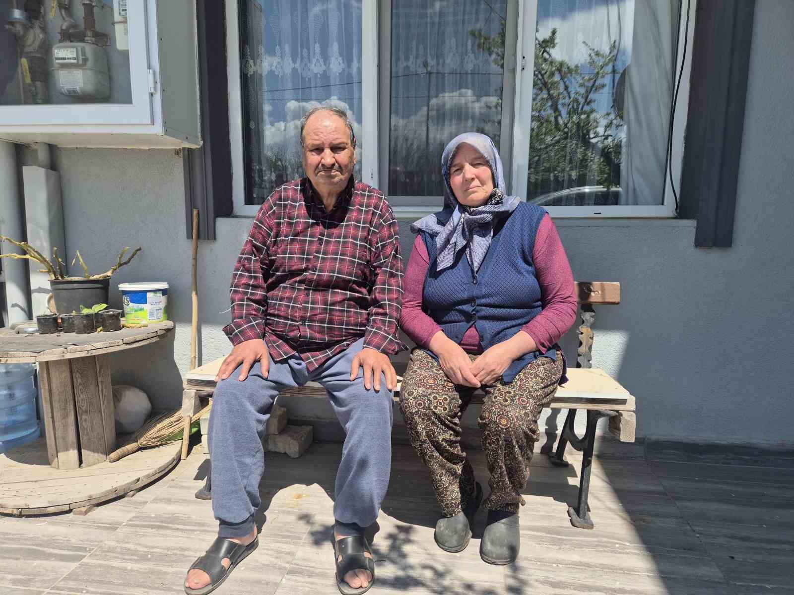 Silivri’de yaşlı çifti "tarlanızı alacağız" diyerek dolandırdılar 6 silivride yasli cifti tarlanizi alacagiz diyerek dolandirdilar 2 aE5zhQuA