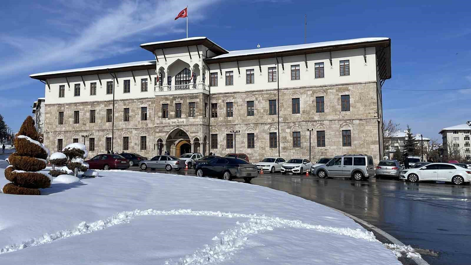 simdi de tarihi valilik binasini koylerine tasidilar 1 chqhnAPz