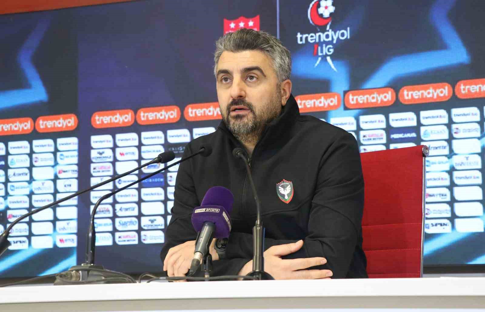 sinan kaloglu zor bir atmosferdi 0 UUAUWF1Y