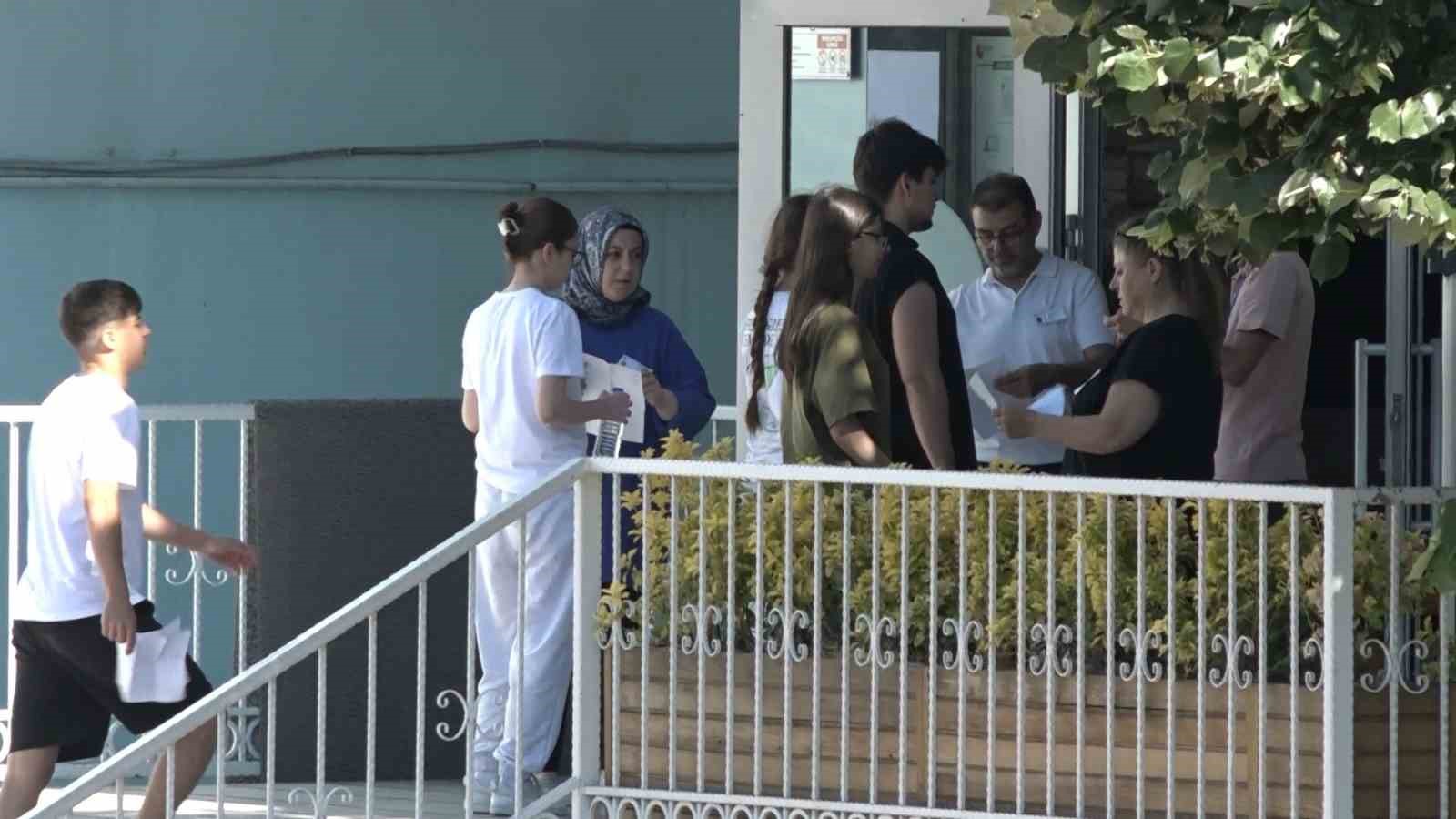 sinava 1 dakika kala polis yetistirdi 4